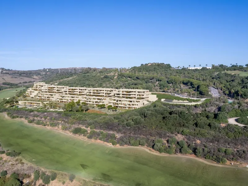 Exclusive New Build Residential Development in La Alcaidesa with Sea and Golf Views& & Modern homes in a privileged location on the Costa del Sol& Discover this new residential complex in La Alcaidesa, a quiet and picturesque enclave by the Medit