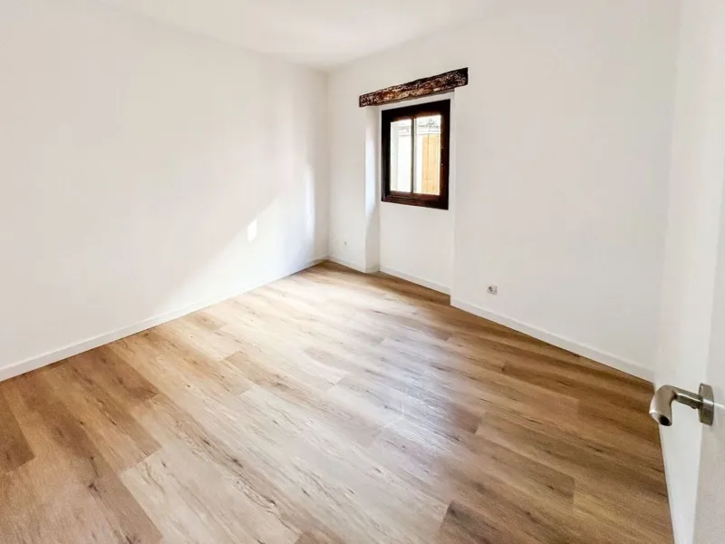 Renovated apartment with private terrace in El Born, Barcelona