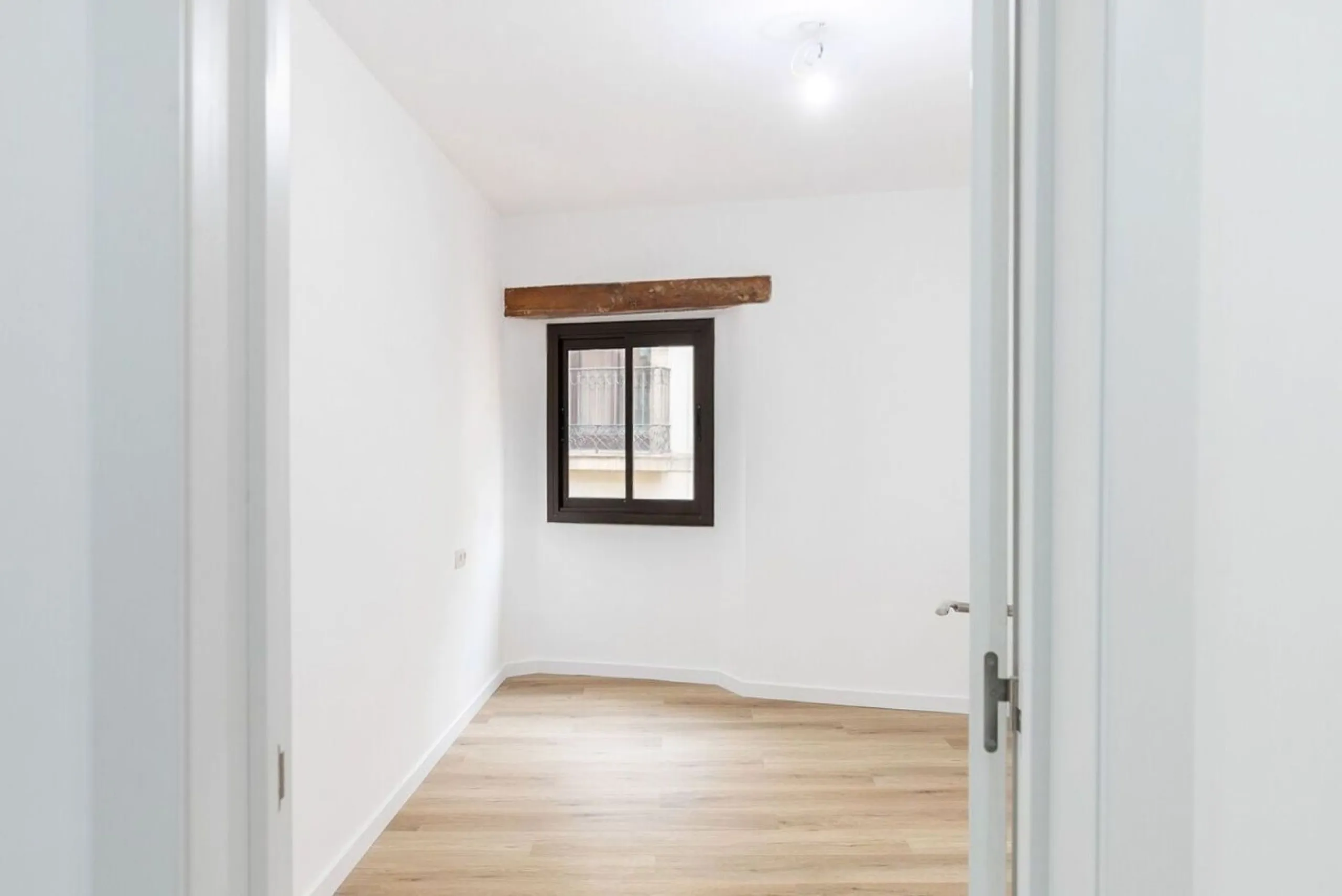 Renovated apartment with private terrace in El Born, Barcelona