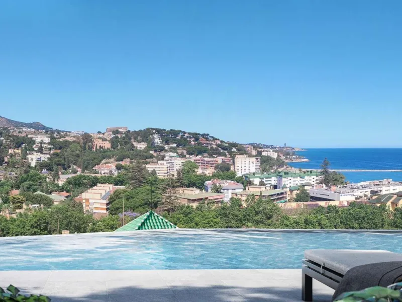 Modern Luxury in a Historic Setting: Exclusive Homes in El Limonar, Malaga& & Unique Residential Project in One of Malaga's Most Prestigious Areas& Located in El Limonar, one of the most exclusive and sought-after neighbourhoods in Malaga city, t