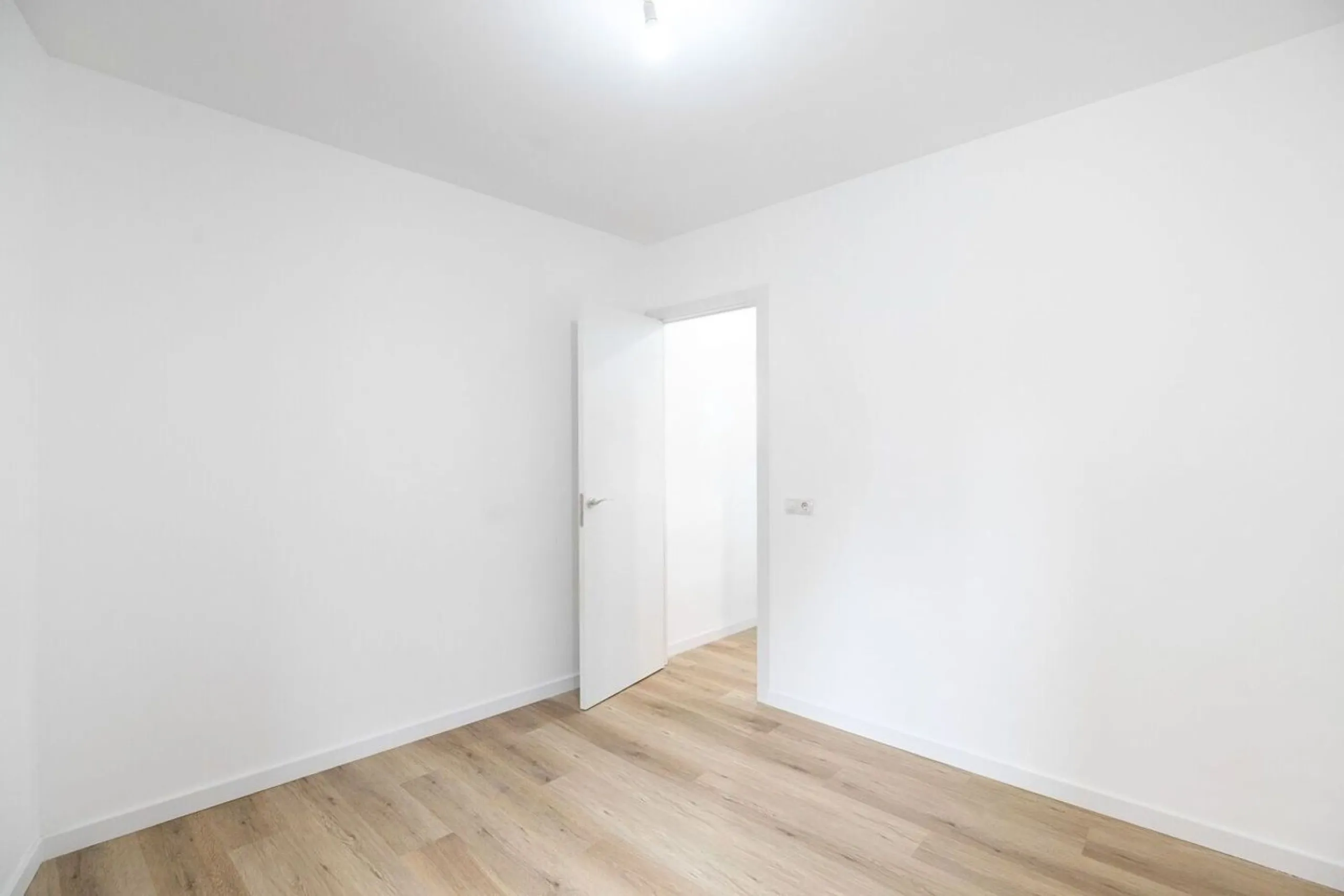Renovated apartment with private terrace in El Born, Barcelona