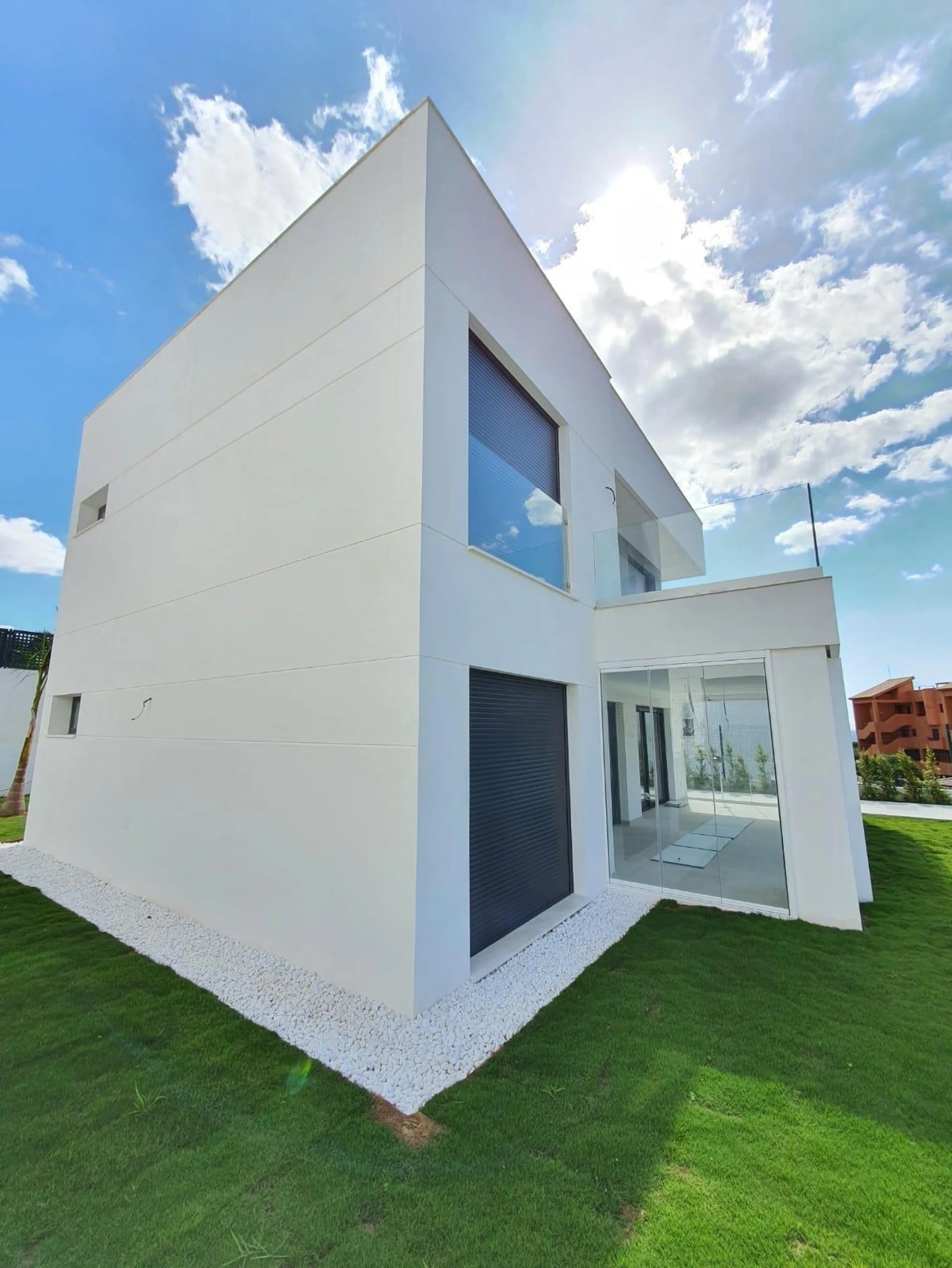 NEW BUILD MODERN VILLAS IN LA DUQUESA, MANILVA. & & New Build very bright modern villas with 4 bedrooms, 3 bathrooms, fully equipped kitchen, living-dining room, private swimming pool, private garden and parking area for two cars.& & The locat