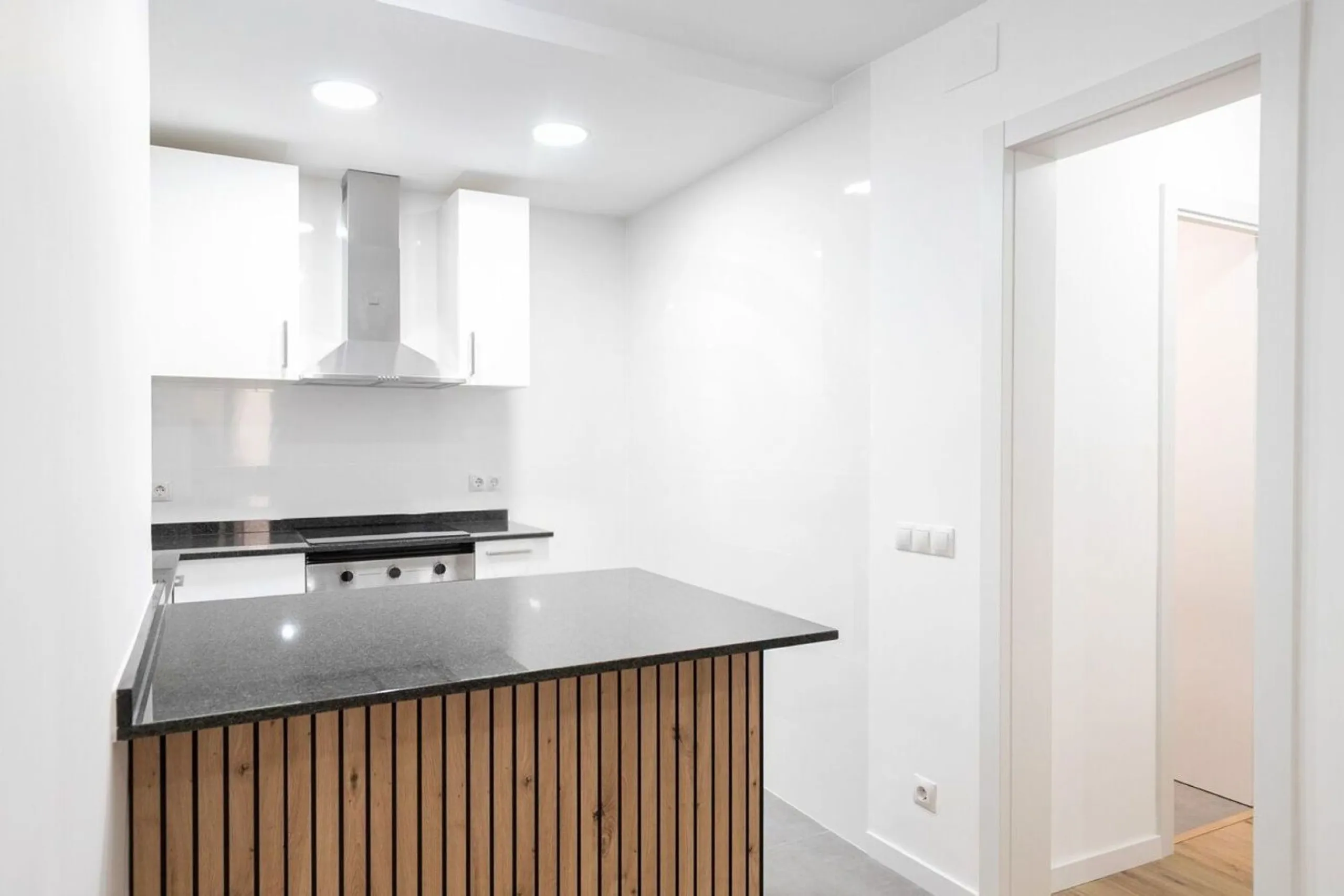 Renovated apartment with private terrace in El Born, Barcelona