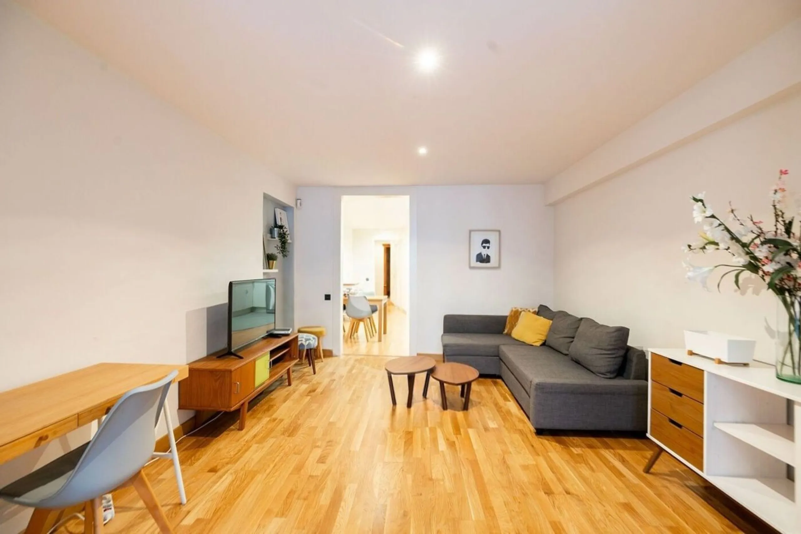 Renovated furnished apartment in El Born, Barcelona