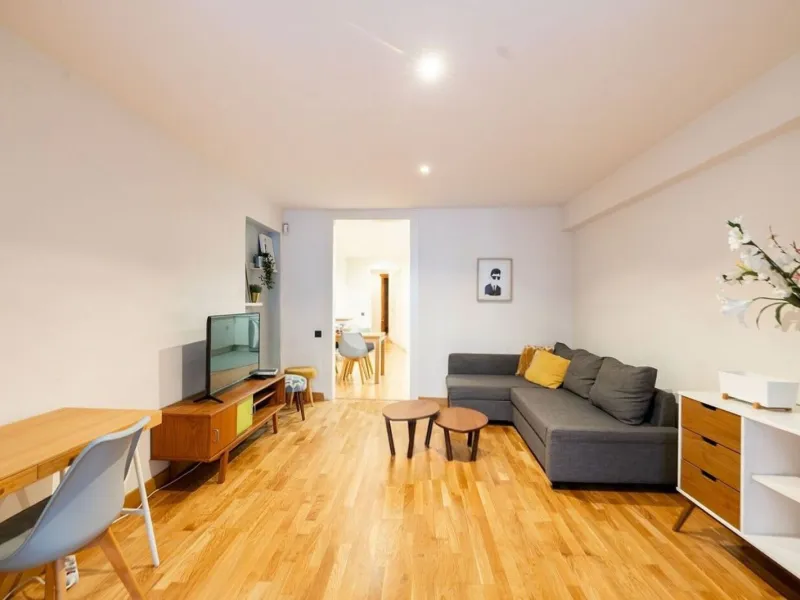 Renovated furnished apartment in El Born, Barcelona