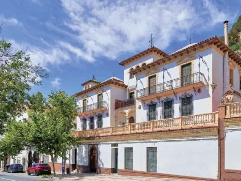 Modern Luxury in a Historic Setting: Exclusive Homes in El Limonar, Malaga& & Unique Residential Project in One of Malaga's Most Prestigious Areas& Located in El Limonar, one of the most exclusive and sought-after neighbourhoods in Malaga city, t