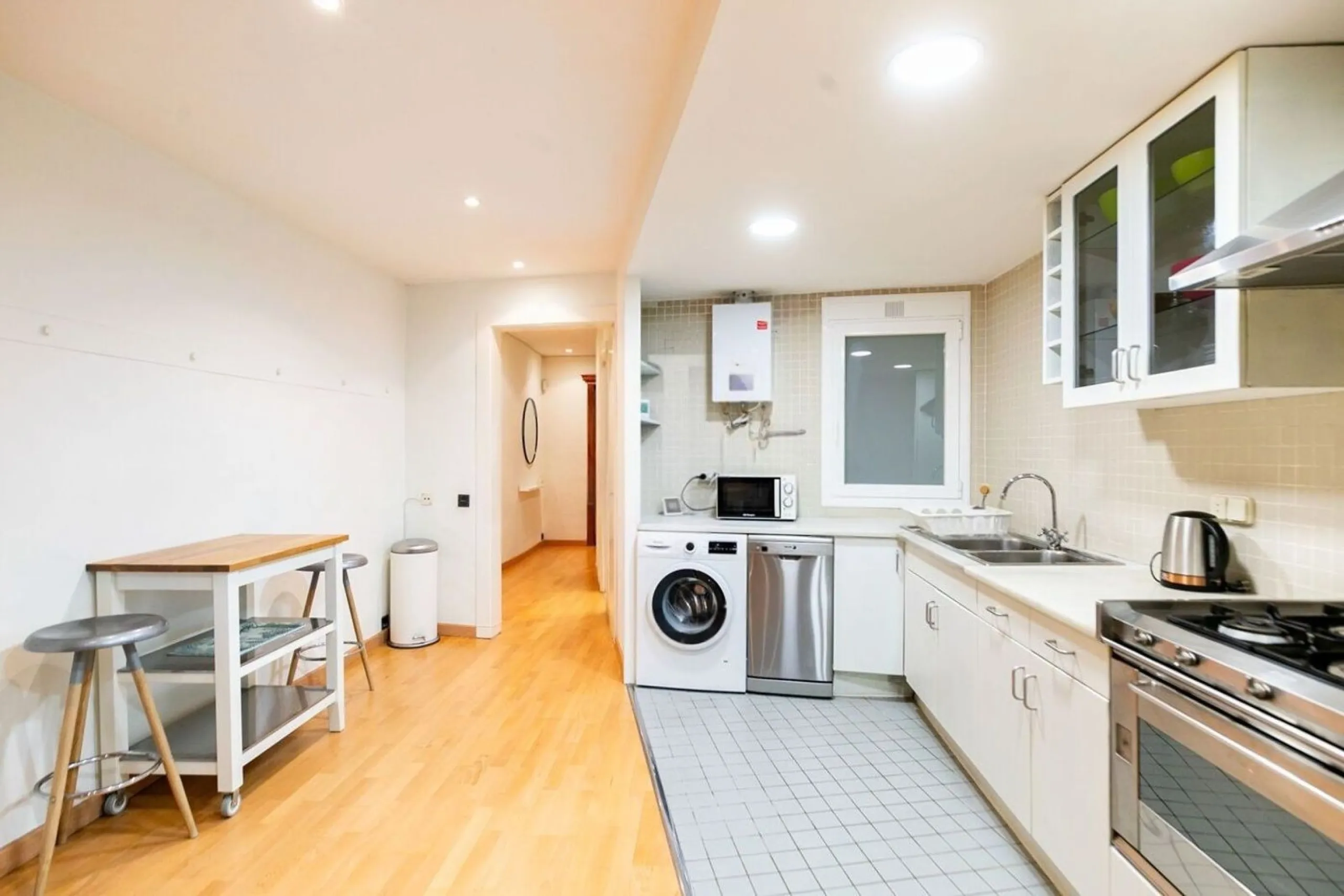 Renovated furnished apartment in El Born, Barcelona