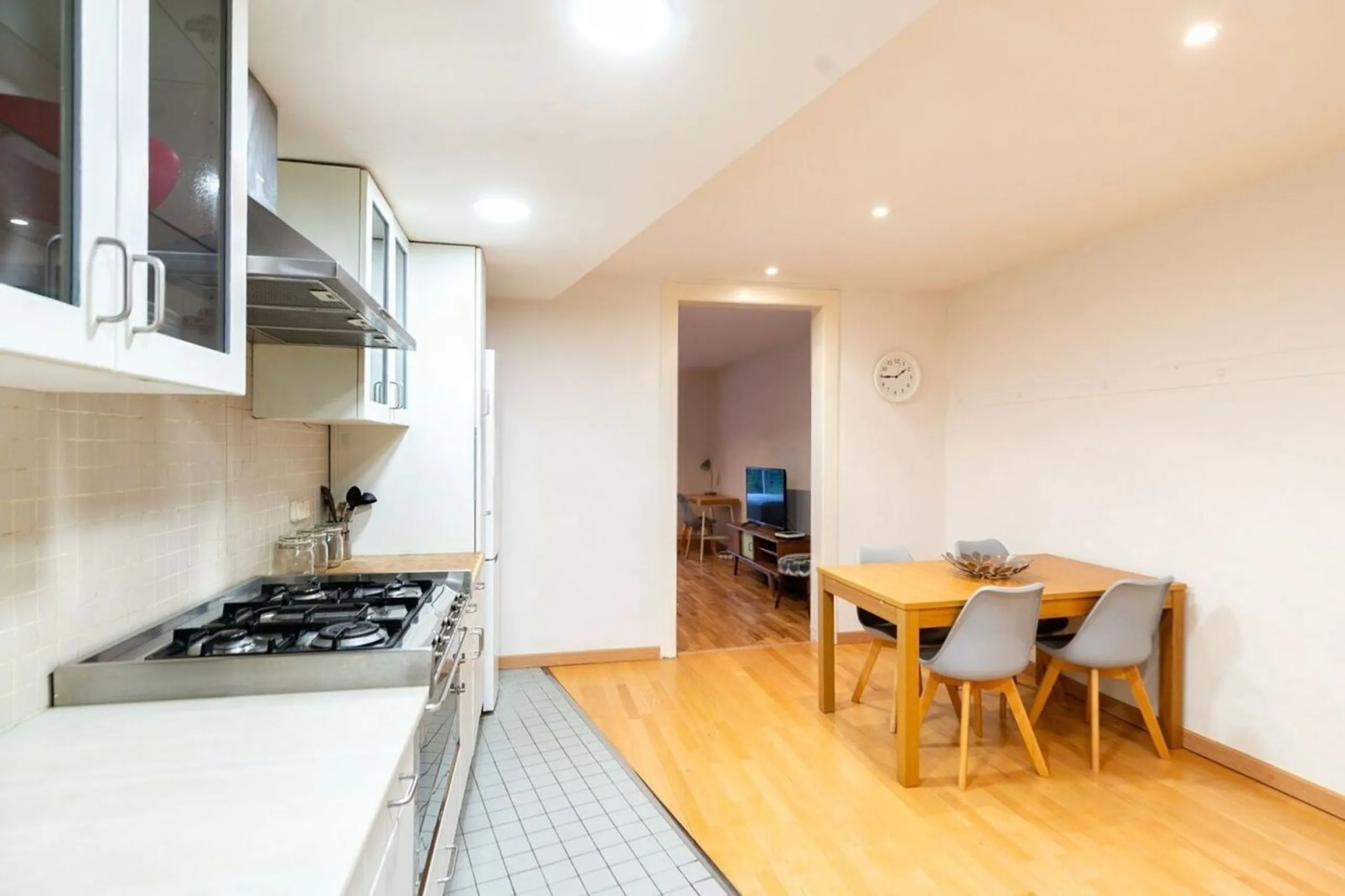 Renovated furnished apartment in El Born, Barcelona