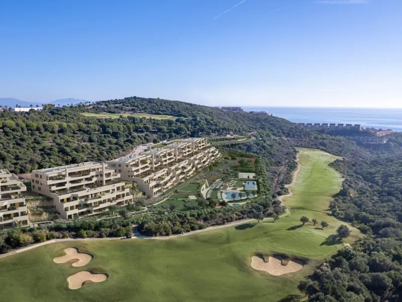 Exclusive New Build Residential Development in La Alcaidesa with Sea and Golf Views& & Modern homes in a privileged location on the Costa del Sol& Discover this new residential complex in La Alcaidesa, a quiet and picturesque enclave by the Medit
