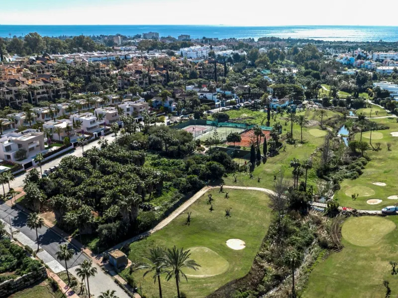 Exclusive New Build Villas in Estepona next to El Campanario Golf& & Contemporary luxury in a privileged location on the Costa del Sol& Discover a unique development of 14 designer villas located in one of the most exclusive areas between Marbell