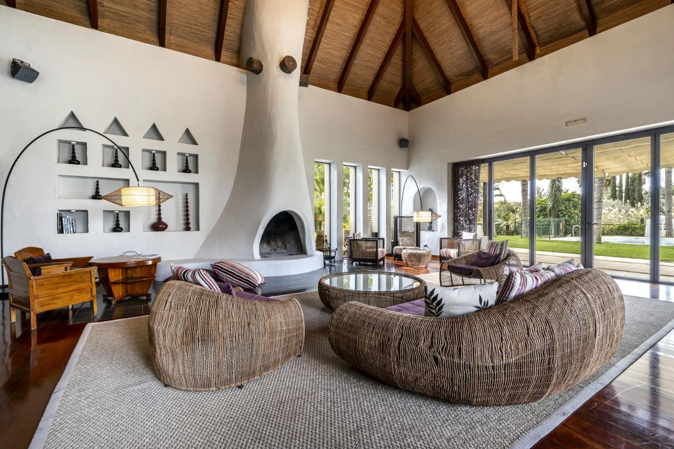 Exclusive New Build Villas in Estepona next to El Campanario Golf& & Contemporary luxury in a privileged location on the Costa del Sol& Discover a unique development of 14 designer villas located in one of the most exclusive areas between Marbell