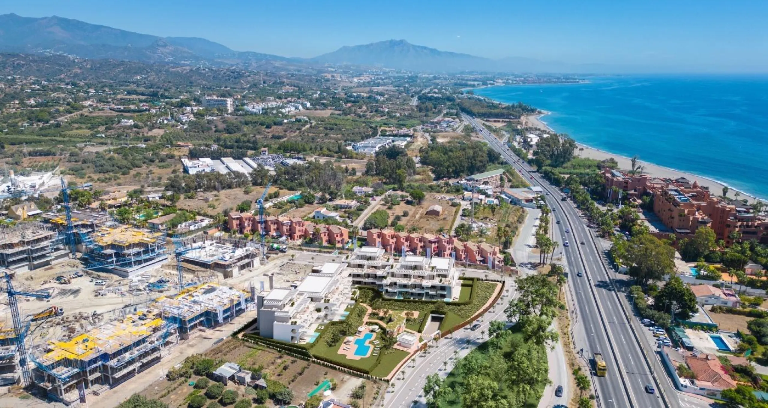 NEW BUILD RESIDENTIAL COMPLEX IN ESTEPONA& & New Build residential located in Estepona, one of the most popular and prominent towns on the Costa del Sol. In the surrounding areas of this place are some of the most prestigious golf courses in Europe,
