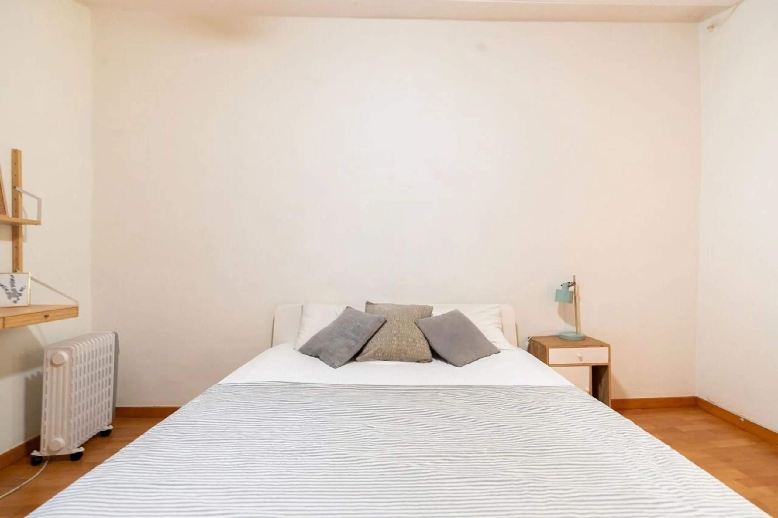 Renovated furnished apartment in El Born, Barcelona