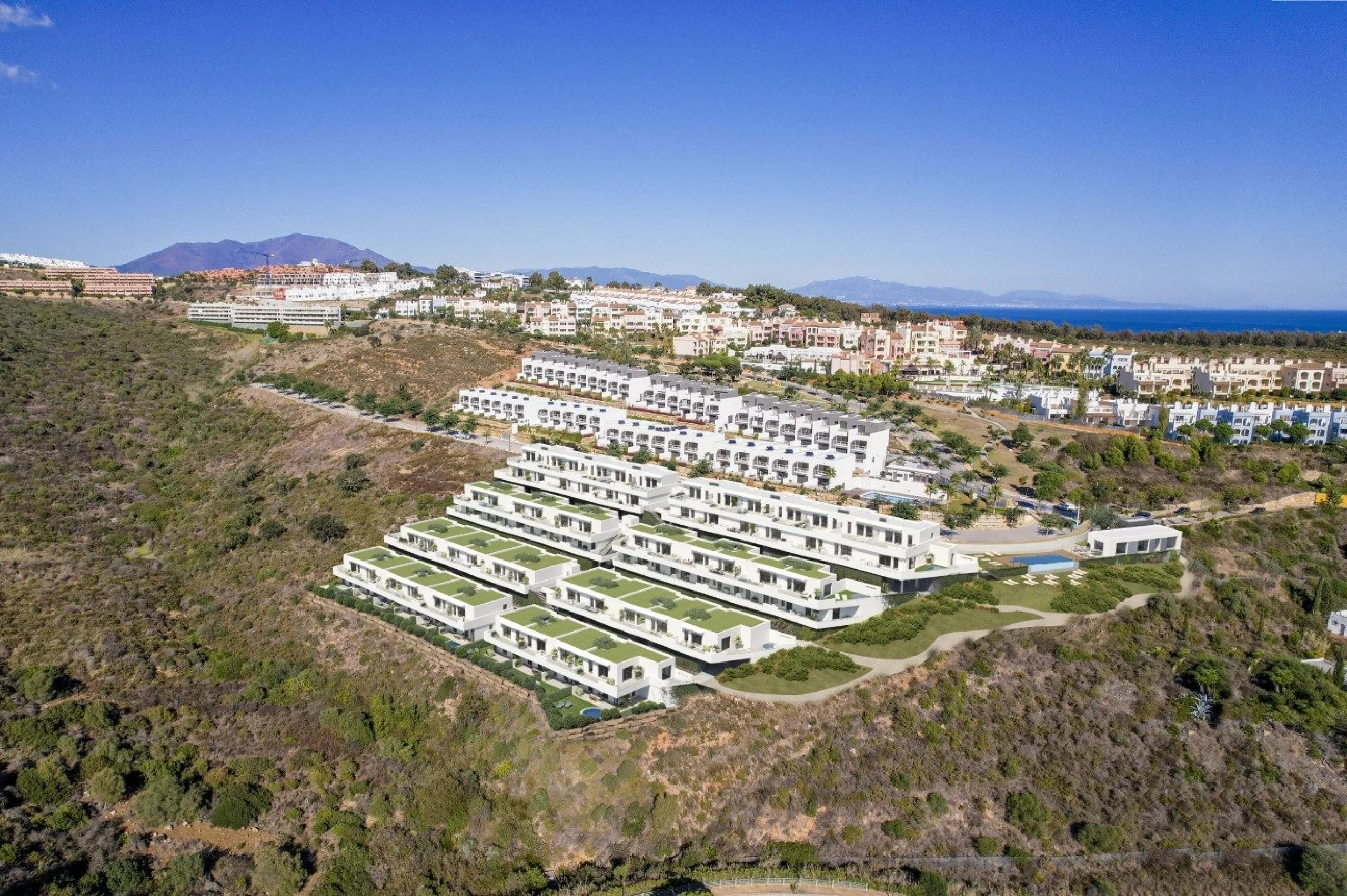 NEW BUILD TOWNHOUSES WITH THE SEA VIEWS IN MANILVA