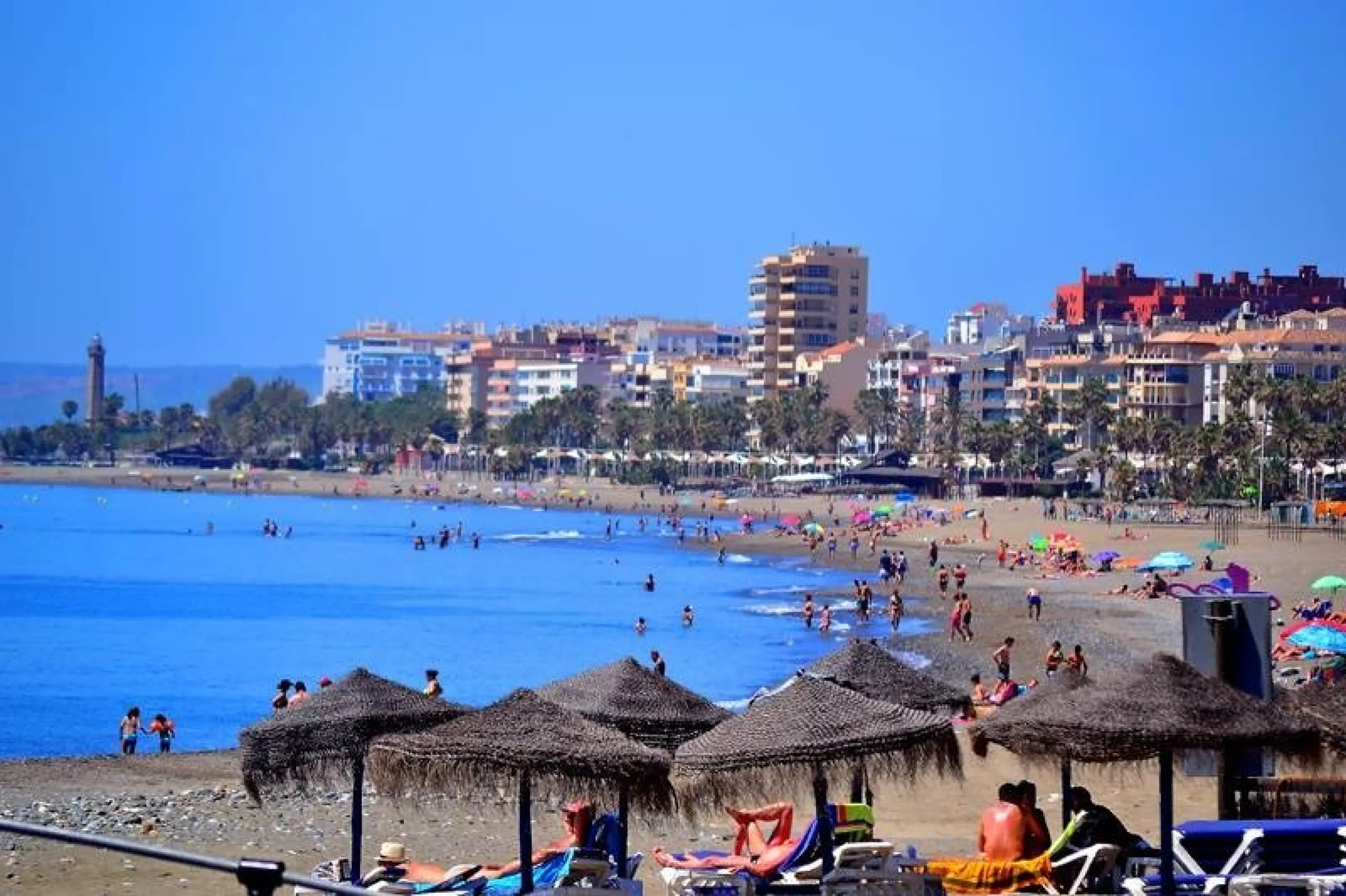 NEW BUILD RESIDENTIAL COMPLEX IN ESTEPONA& &  New Build residential complex in Estepona consist of 54 properties.& You can choose 2 and 3 bedrooms options and different types: ground floors, mid-level floors and penthouses, all with sea views, so