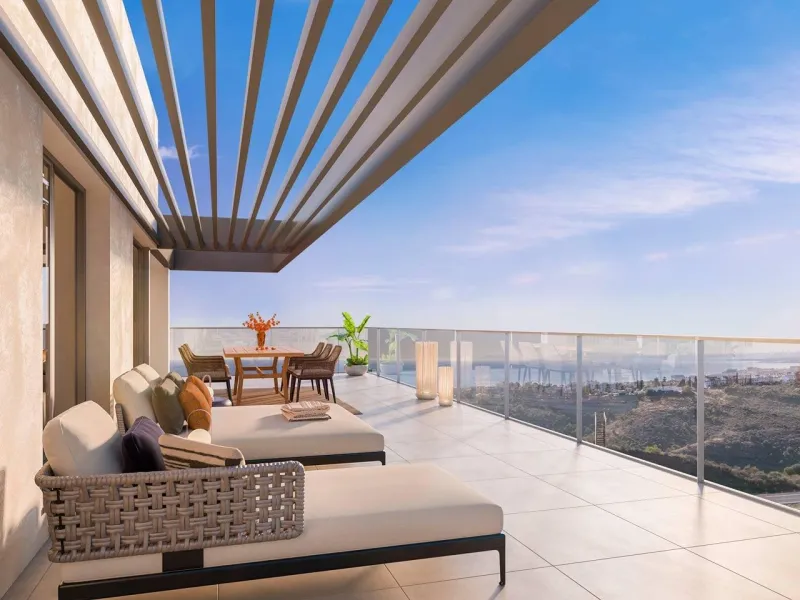 Innovative and elegant residential of 2 and 3-bedroom homes with large windows and extensive terraces to enjoy stunning sea views. Ground floor apartments with garden and private swimming pool, and penthouses with solarium with the option of incorporating