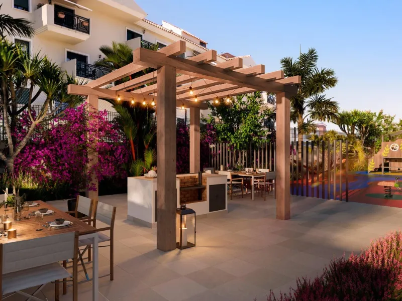 NEW BUILD RESIDENTIAL COMPLEX IN ESTEPONA& & New Build residential complex is the great opportunity for those who want it all. This magnificent development, located 5 minutes from the center of Estepona and La Rada beach, is perfect for those lookin