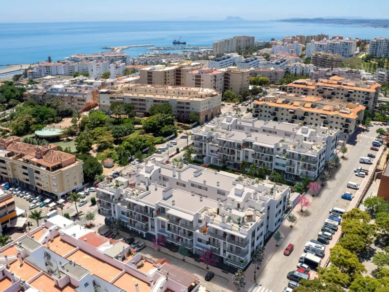 NEW BUILD RESIDENTIAL COMPLEX IN ESTEPONA& & New Build residential complex is the great opportunity for those who want it all. This magnificent development, located 5 minutes from the center of Estepona and La Rada beach, is perfect for those lookin