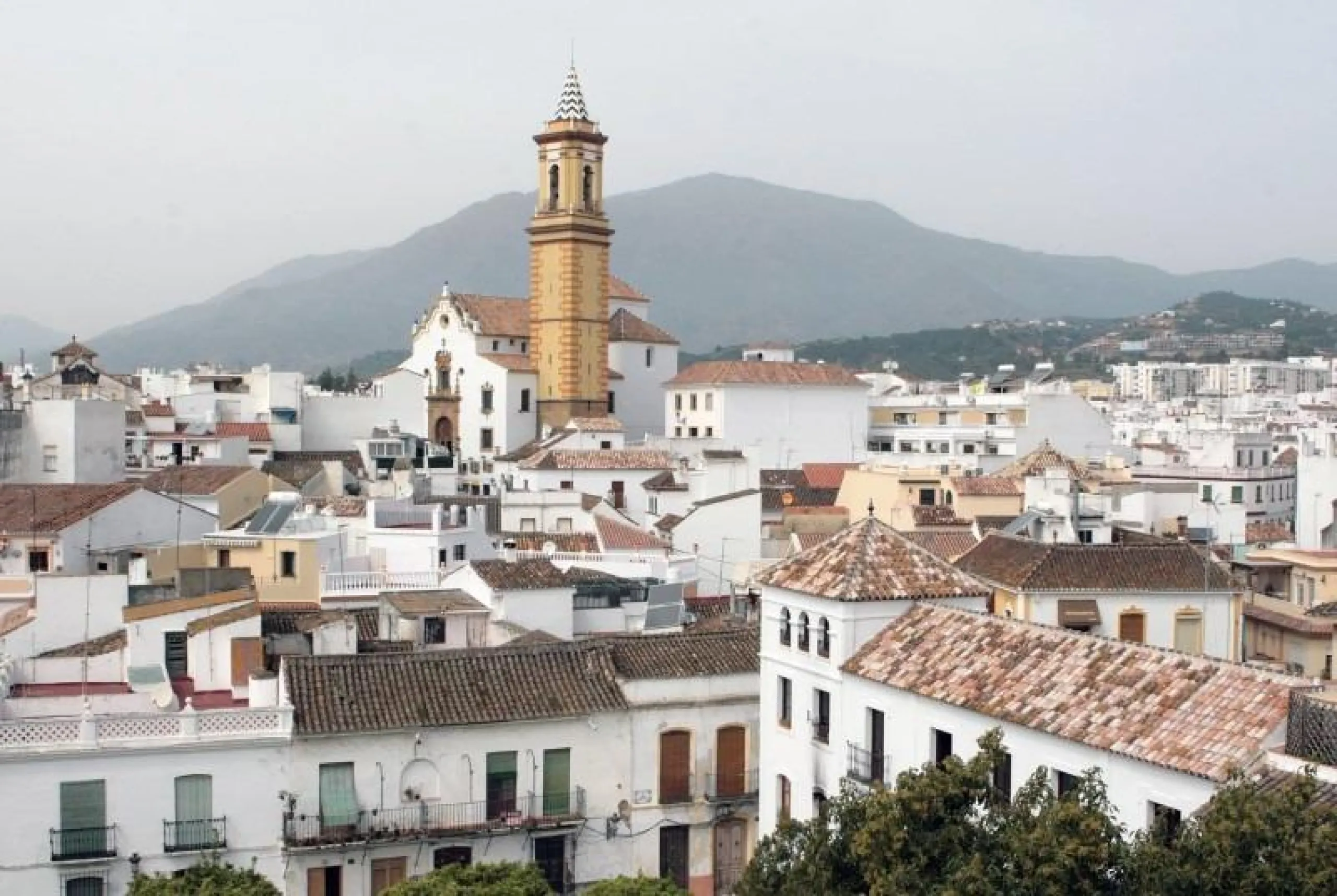 NEW BUILD RESIDENTIAL COMPLEX IN ESTEPONA& & New Build residential complex is the great opportunity for those who want it all. This magnificent development, located 5 minutes from the center of Estepona and La Rada beach, is perfect for those lookin
