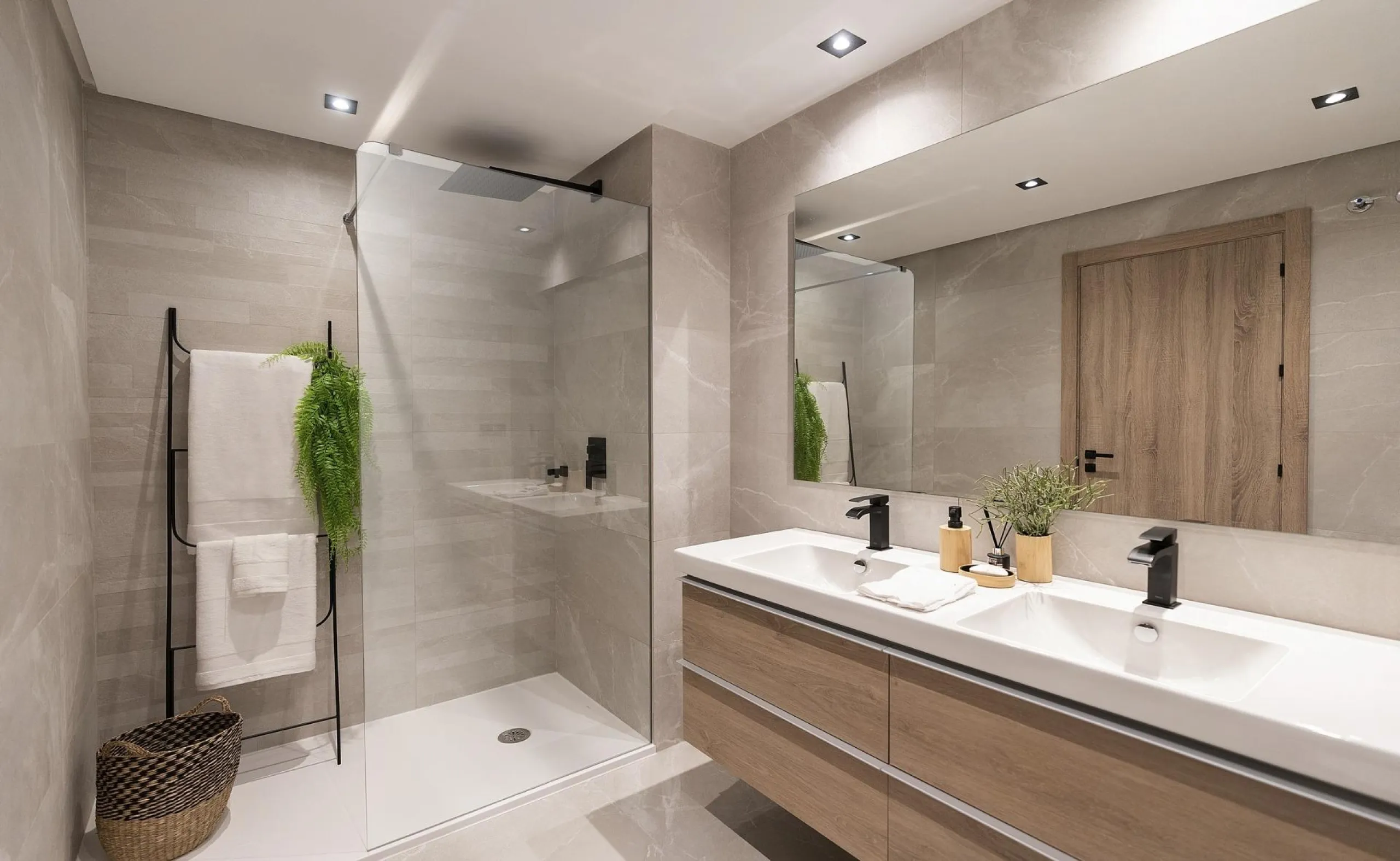 NEW BUILD RESIDENTIAL COMPLEX IN ISTAN, NEAR MARBELLA& & New Build development in the Sierra de las Nieves, close to the Sierra Blanca Country Club resort, in an area of exceptional natural beauty with hundred-year-old forests and panoramic views of