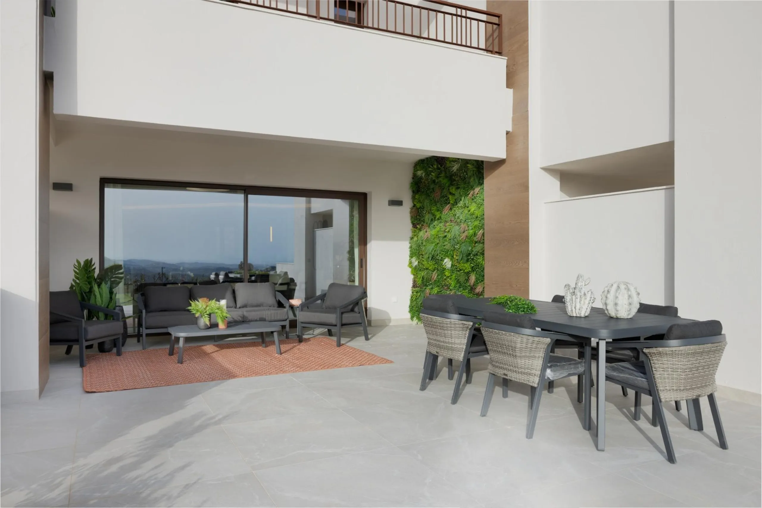 NEW BUILD TOWNHOUSES IN ISTAN, NEAR MARBELLA& & New development in the Sierra de las Nieves, close to the Sierra Blanca Country Club resort, in an area of exceptional natural beauty with hundred-year-old forests and panoramic views of Marbella Bay a