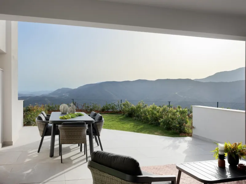 NEW BUILD TOWNHOUSES IN ISTAN, NEAR MARBELLA& & New development in the Sierra de las Nieves, close to the Sierra Blanca Country Club resort, in an area of exceptional natural beauty with hundred-year-old forests and panoramic views of Marbella Bay a