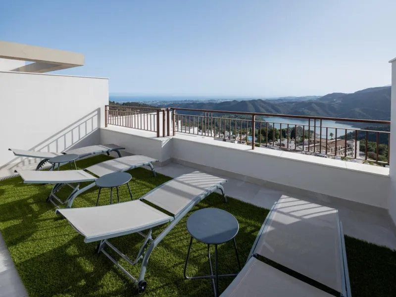 NEW BUILD TOWNHOUSES IN ISTAN, NEAR MARBELLA& & New development in the Sierra de las Nieves, close to the Sierra Blanca Country Club resort, in an area of exceptional natural beauty with hundred-year-old forests and panoramic views of Marbella Bay a