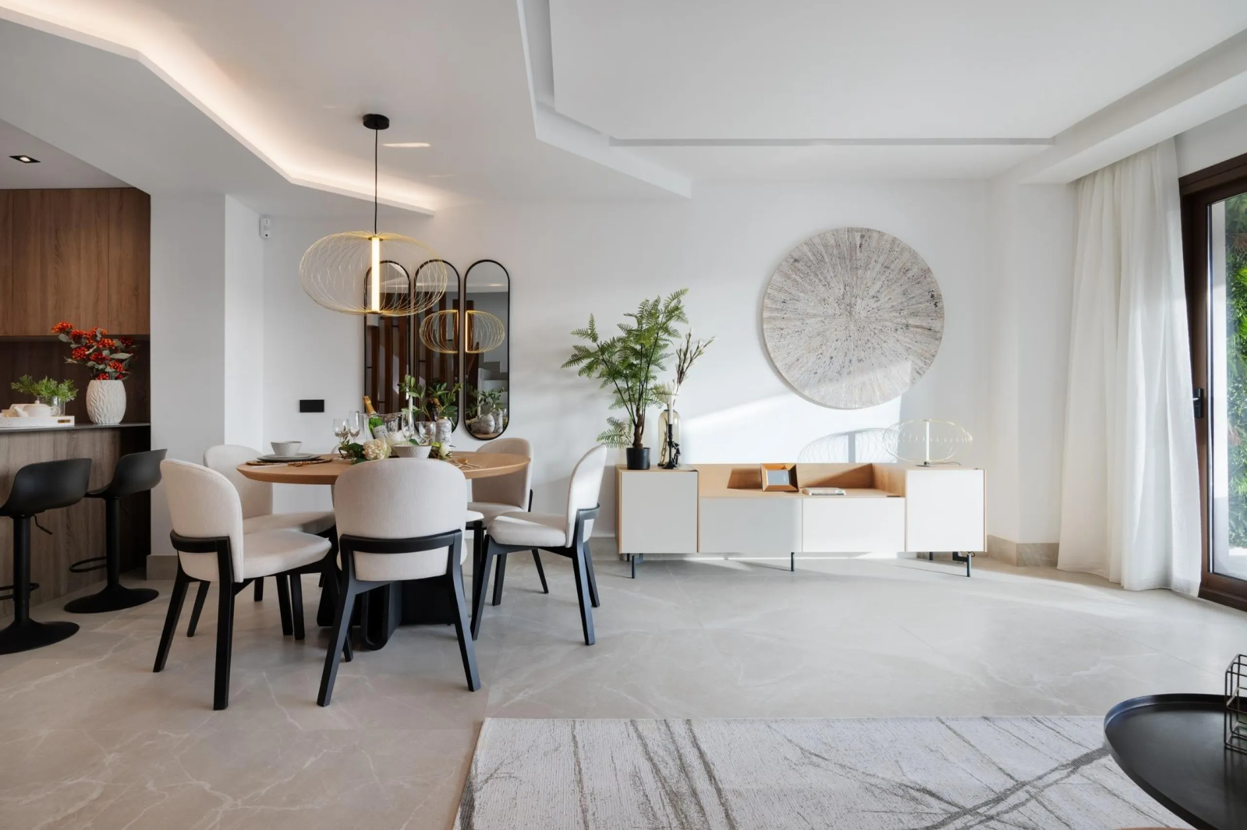 NEW BUILD TOWNHOUSES IN ISTAN, NEAR MARBELLA& & New development in the Sierra de las Nieves, close to the Sierra Blanca Country Club resort, in an area of exceptional natural beauty with hundred-year-old forests and panoramic views of Marbella Bay a