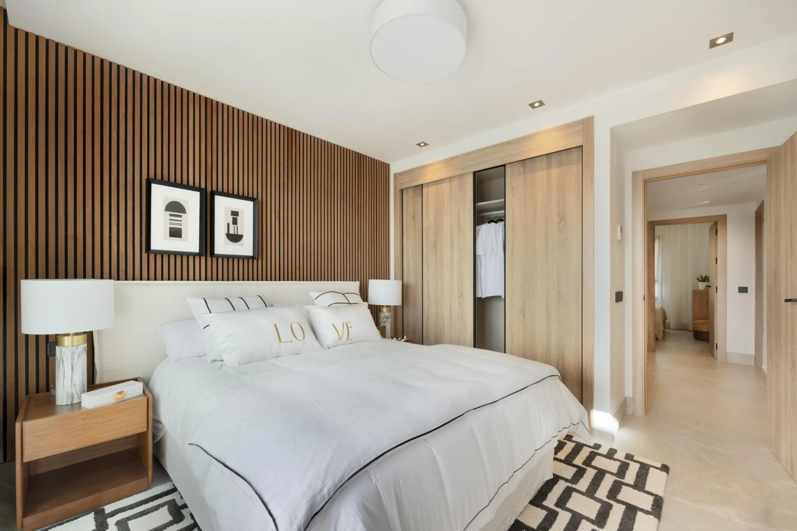 NEW BUILD TOWNHOUSES IN ISTAN, NEAR MARBELLA& & New development in the Sierra de las Nieves, close to the Sierra Blanca Country Club resort, in an area of exceptional natural beauty with hundred-year-old forests and panoramic views of Marbella Bay a