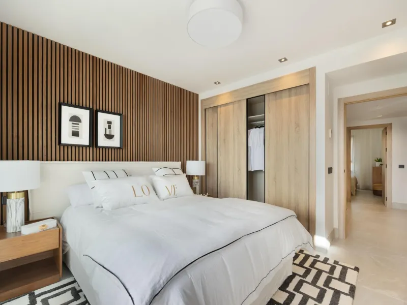 NEW BUILD TOWNHOUSES IN ISTAN, NEAR MARBELLA& & New development in the Sierra de las Nieves, close to the Sierra Blanca Country Club resort, in an area of exceptional natural beauty with hundred-year-old forests and panoramic views of Marbella Bay a