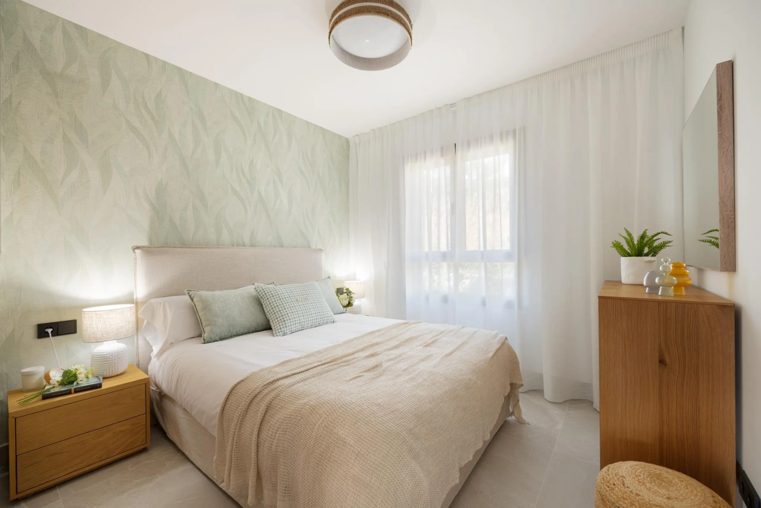 NEW BUILD TOWNHOUSES IN ISTAN, NEAR MARBELLA& & New development in the Sierra de las Nieves, close to the Sierra Blanca Country Club resort, in an area of exceptional natural beauty with hundred-year-old forests and panoramic views of Marbella Bay a