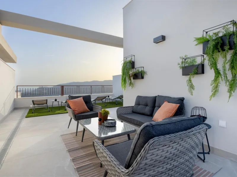 NEW BUILD TOWNHOUSES IN ISTAN, NEAR MARBELLA& & New development in the Sierra de las Nieves, close to the Sierra Blanca Country Club resort, in an area of exceptional natural beauty with hundred-year-old forests and panoramic views of Marbella Bay a