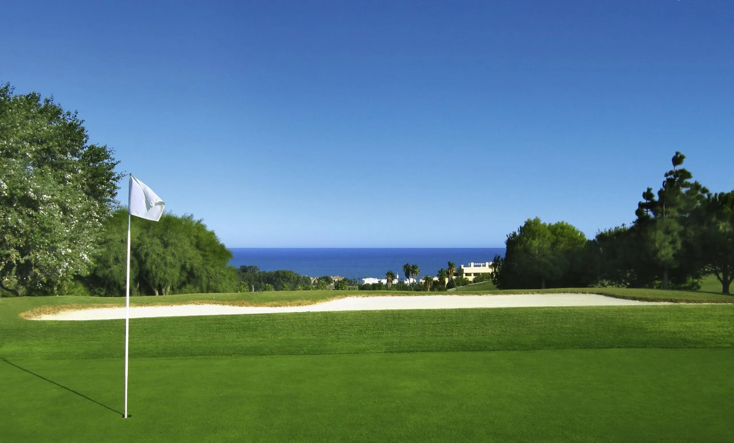 NEW BUILD RESIDENTIAL COMPLEX IN CASARES& & New Build gated residential complex of 58 apartments with 2 or 3 bedrooms, distributed over 4 buildings which offer ground-floor homes with private gardens, and are crowned by the exclusive 3-bedroom penth