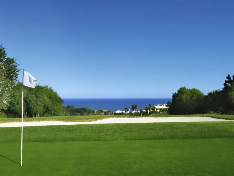 NEW BUILD RESIDENTIAL COMPLEX IN CASARES& & New Build gated residential complex of 58 apartments with 2 or 3 bedrooms, distributed over 4 buildings which offer ground-floor homes with private gardens, and are crowned by the exclusive 3-bedroom penth