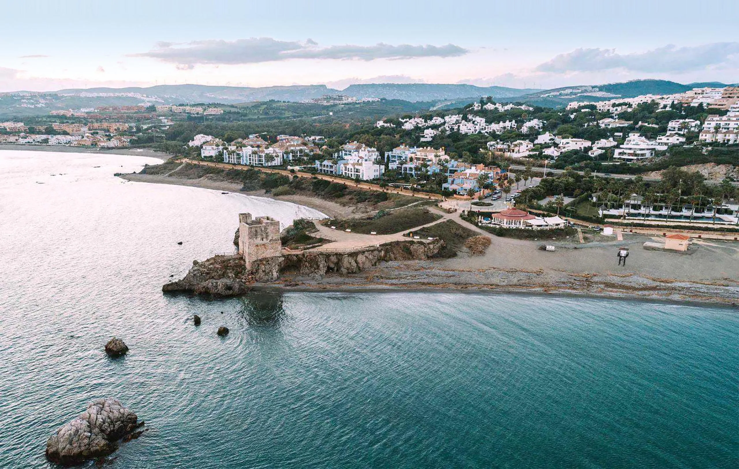 NEW BUILD RESIDENTIAL COMPLEX IN CASARES& & New Build gated residential complex of 58 apartments with 2 or 3 bedrooms, distributed over 4 buildings which offer ground-floor homes with private gardens, and are crowned by the exclusive 3-bedroom penth