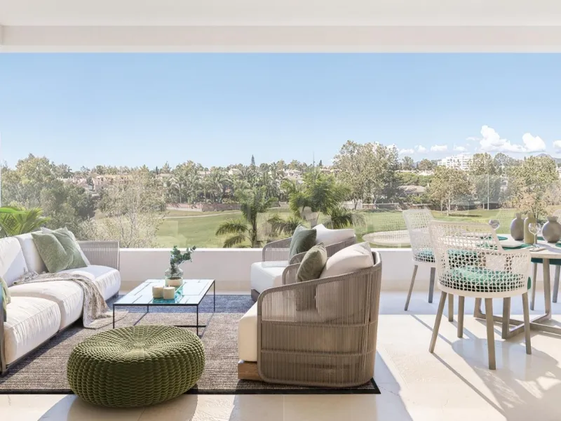 FLAT IN LUXURY URBANISATION CLOSE TO MARBELLA& & Spectacular project of 34 flats and penthouses, with 2, 3 and 4 bedrooms. Each property is endowed with the comfort and elegance provided by its large windows, fabulous terraces and views of the Guada
