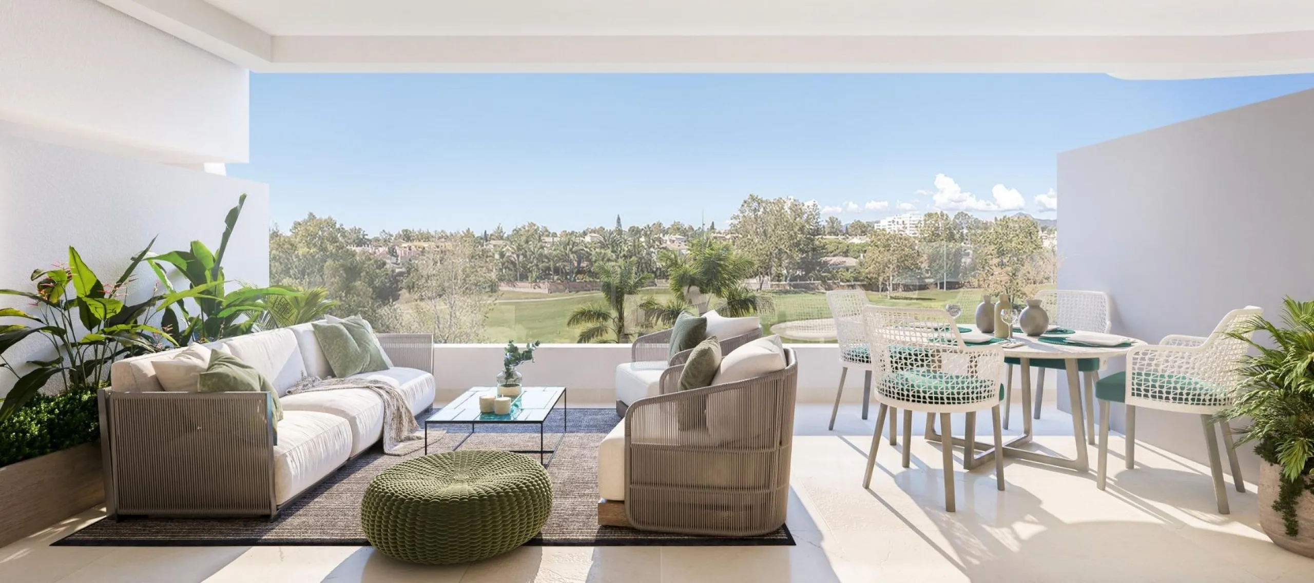 FLAT IN LUXURY URBANISATION CLOSE TO MARBELLA& & Spectacular project of 34 flats and penthouses, with 2, 3 and 4 bedrooms. Each property is endowed with the comfort and elegance provided by its large windows, fabulous terraces and views of the Guada