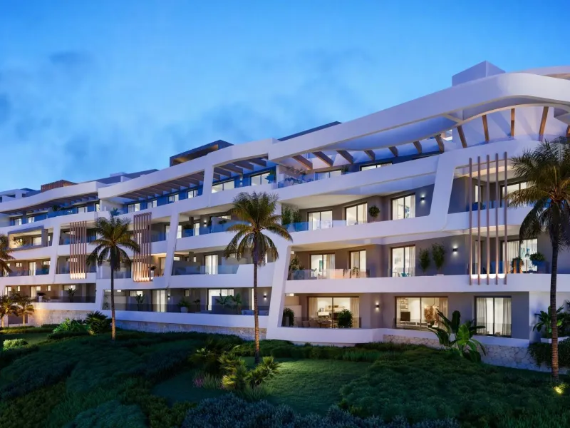 FLAT IN LUXURY URBANISATION CLOSE TO MARBELLA& & Spectacular project of 34 flats and penthouses, with 2, 3 and 4 bedrooms. Each property is endowed with the comfort and elegance provided by its large windows, fabulous terraces and views of the Guada