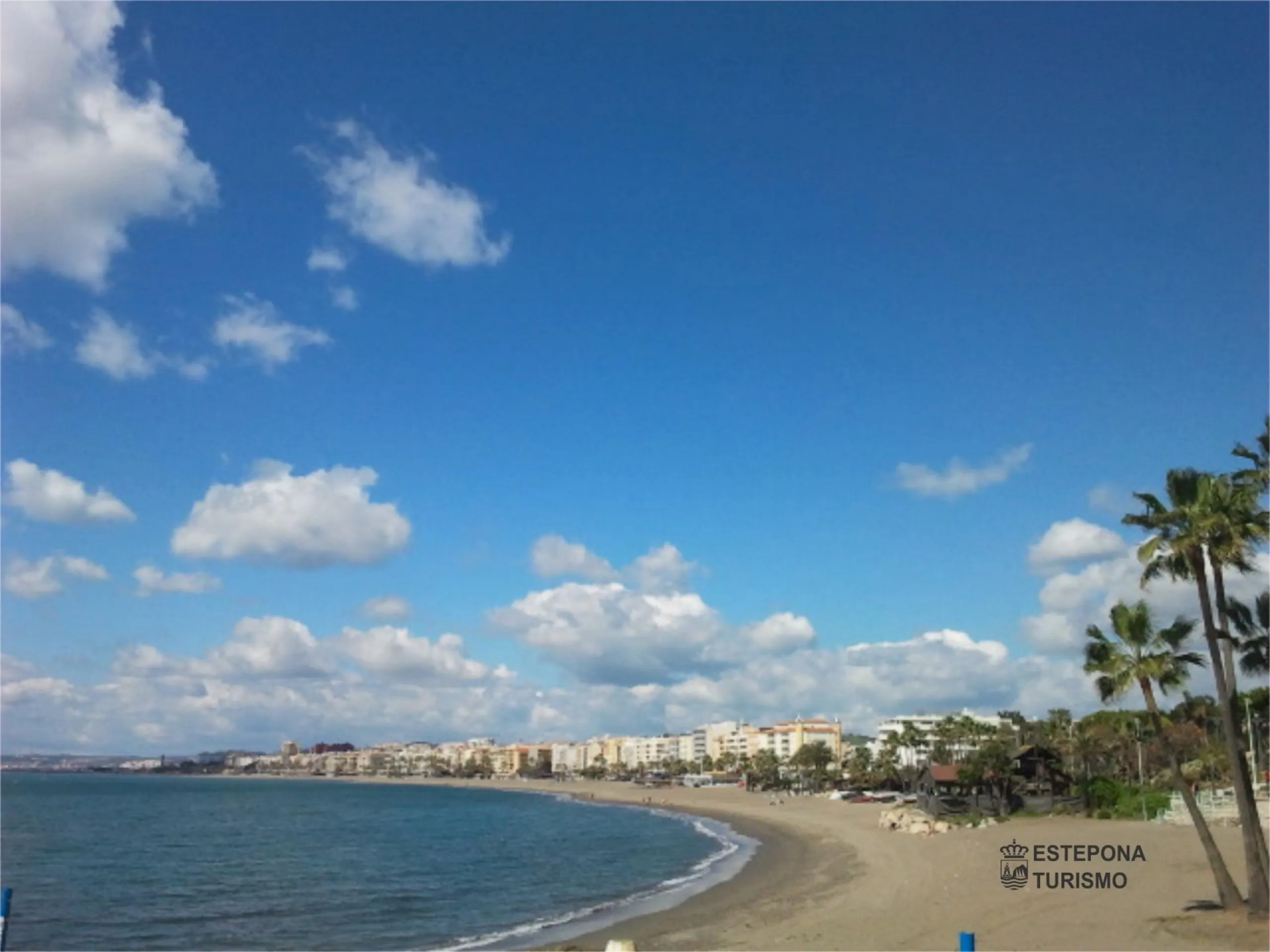 NEW BUILD RESIDENTIAL COMPLEX AT ESTEPONA GOLF& & New development at Estepona Golf, at the heart of the Costa del Sol, with bright, spacious homes overlooking the golf course.& & New Build residential complex enjoys panoramic views over the go