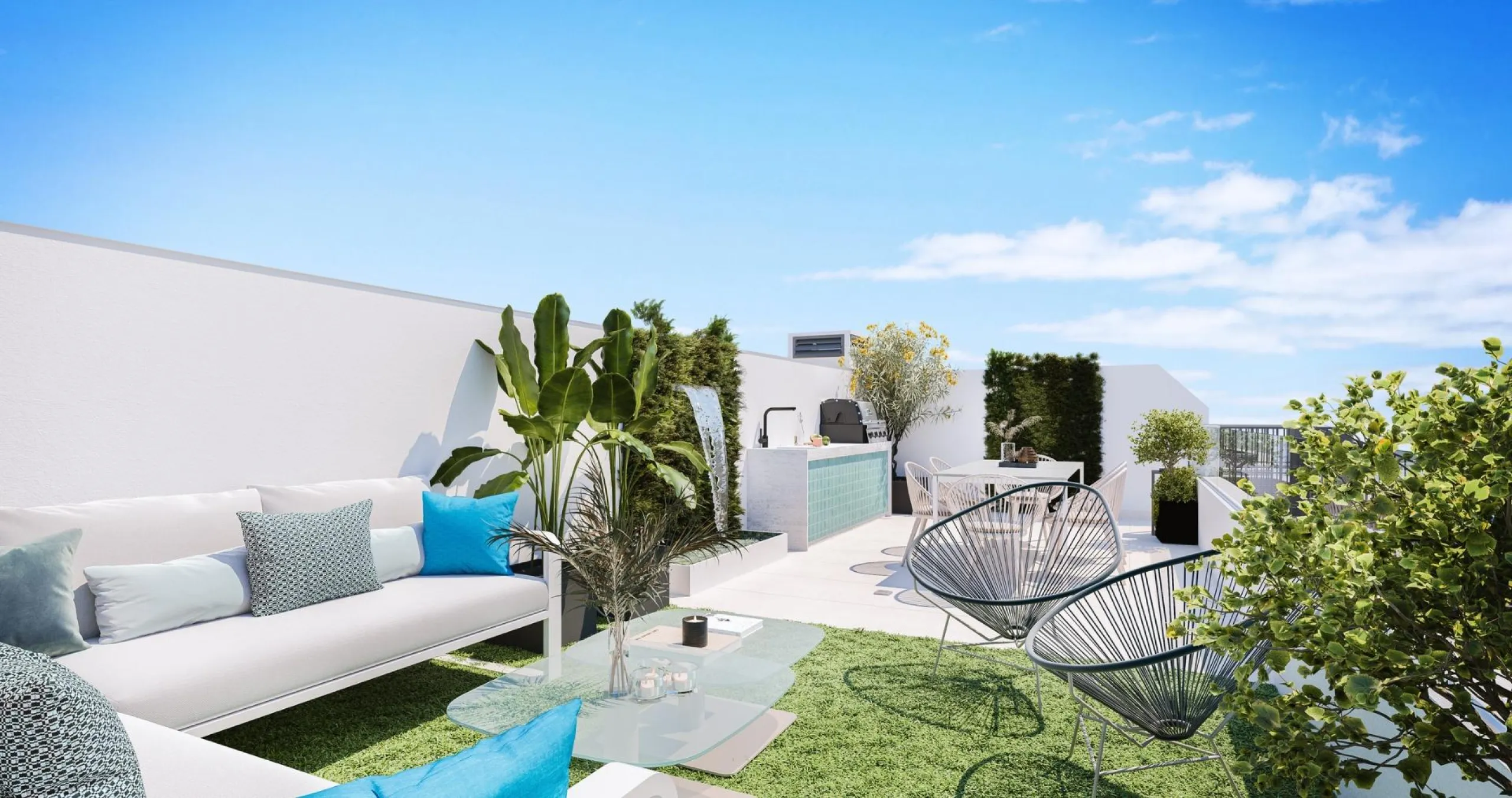 EXCLUSIVE HOMES WITH SEA VIEWS ON THE COSTA DEL SOL& & Exclusive 2 and 3 bedroom homes, including ground floor apartments with private garden and penthouses with panoramic solarium, from where you can enjoy privileged views of the sea and the bay. A