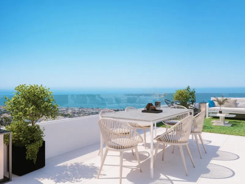EXCLUSIVE HOMES WITH SEA VIEWS ON THE COSTA DEL SOL& & Exclusive 2 and 3 bedroom homes, including ground floor apartments with private garden and penthouses with panoramic solarium, from where you can enjoy privileged views of the sea and the bay. A