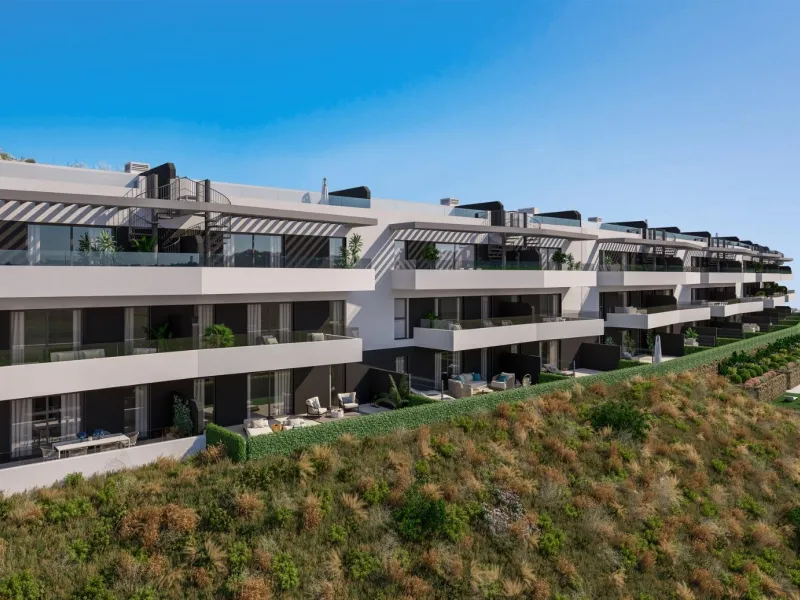 EXCLUSIVE HOMES WITH SEA VIEWS ON THE COSTA DEL SOL& & Exclusive 2 and 3 bedroom homes, including ground floor apartments with private garden and penthouses with panoramic solarium, from where you can enjoy privileged views of the sea and the bay. A