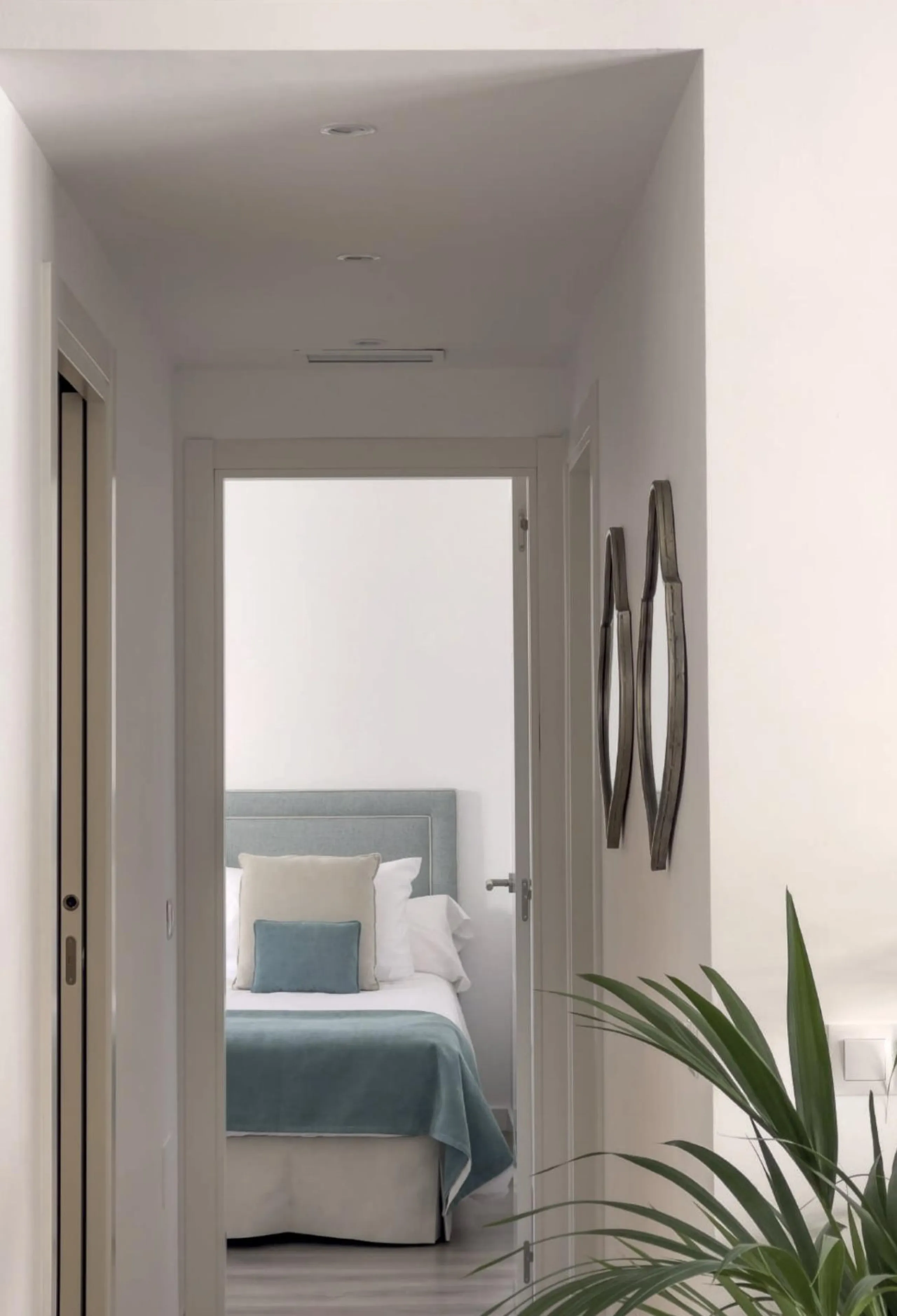 NEW BUILD APARTMENTS IN NUEVA ANDALUCIA& & New Build residential of apartments located in Nueva Andalucía, just a few minutes from Puerto Banús and San Pedro Alcántara, Marbella.& & A magnificent building with a modern style and avant-garde ar