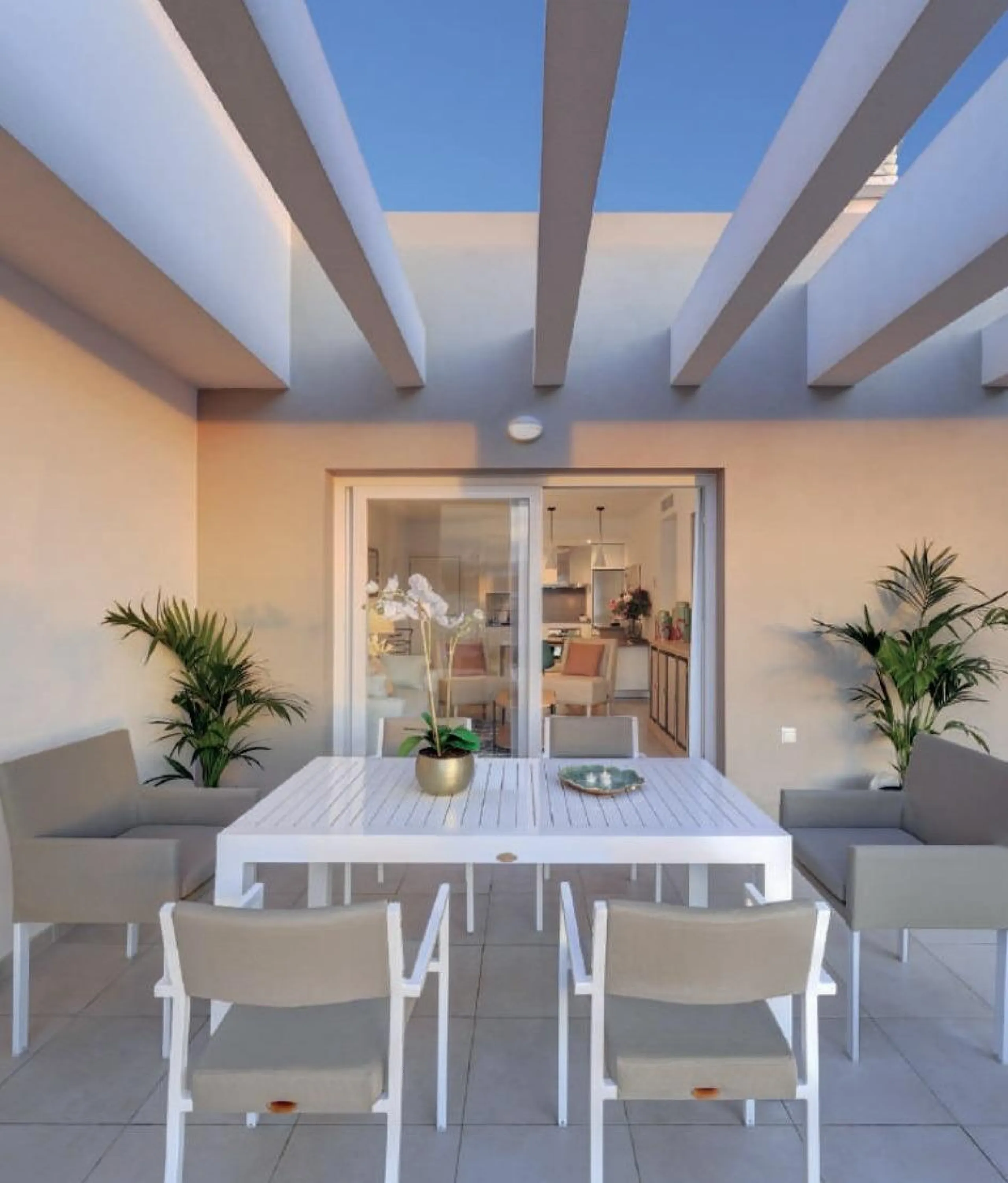NEW BUILD APARTMENTS IN NUEVA ANDALUCIA& & New Build residential of apartments located in Nueva Andalucía, just a few minutes from Puerto Banús and San Pedro Alcántara, Marbella.& & A magnificent building with a modern style and avant-garde ar