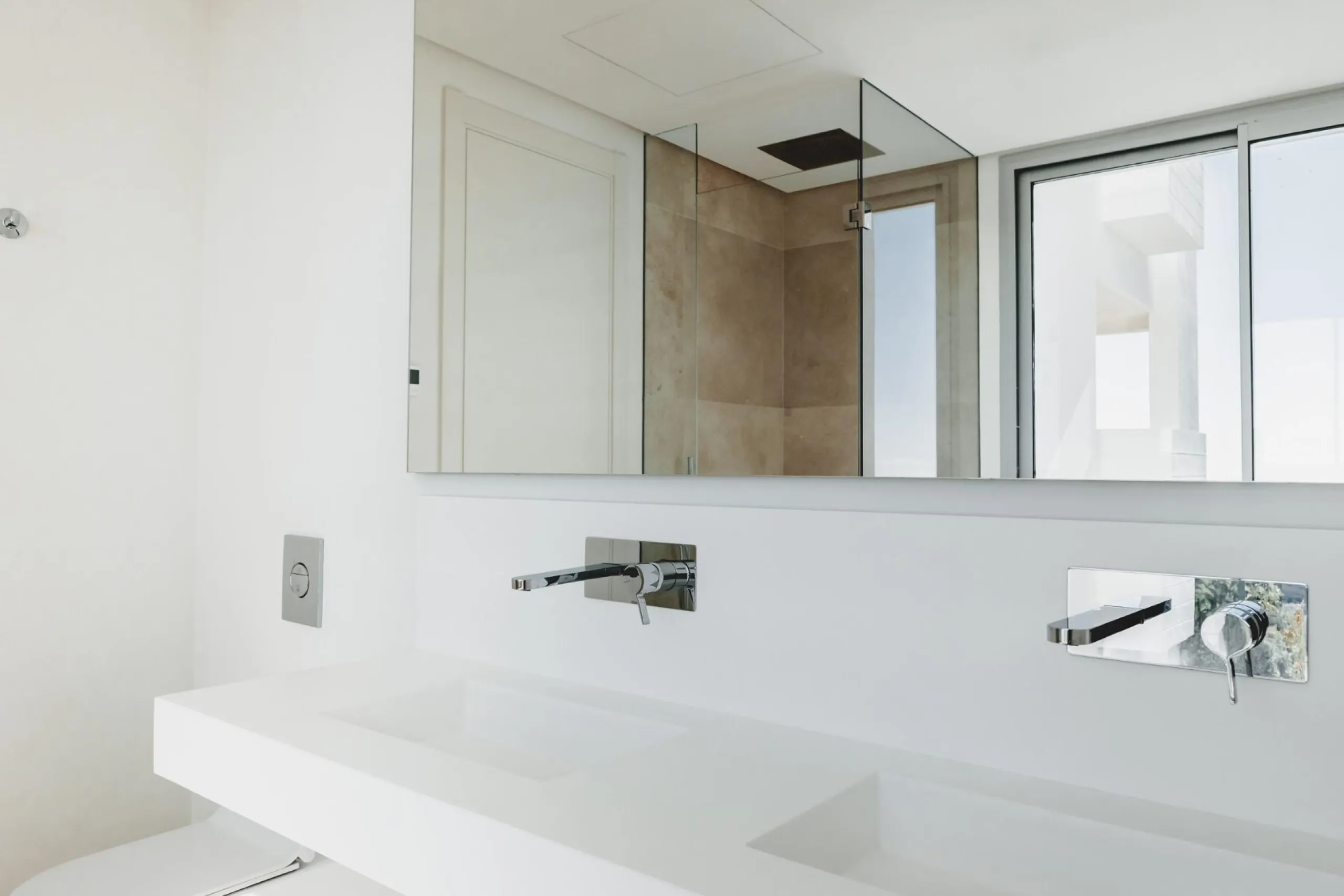 EXCLUSIVE URBANISATION NEXT TO MARBELLA CLUB GOLF& & An exquisite collection of residences set within the prestigious Marbella Club Golf Resort. With breathtaking views of the Mediterranean coastline, the iconic Rock of Gibraltar and the Atlas Mount