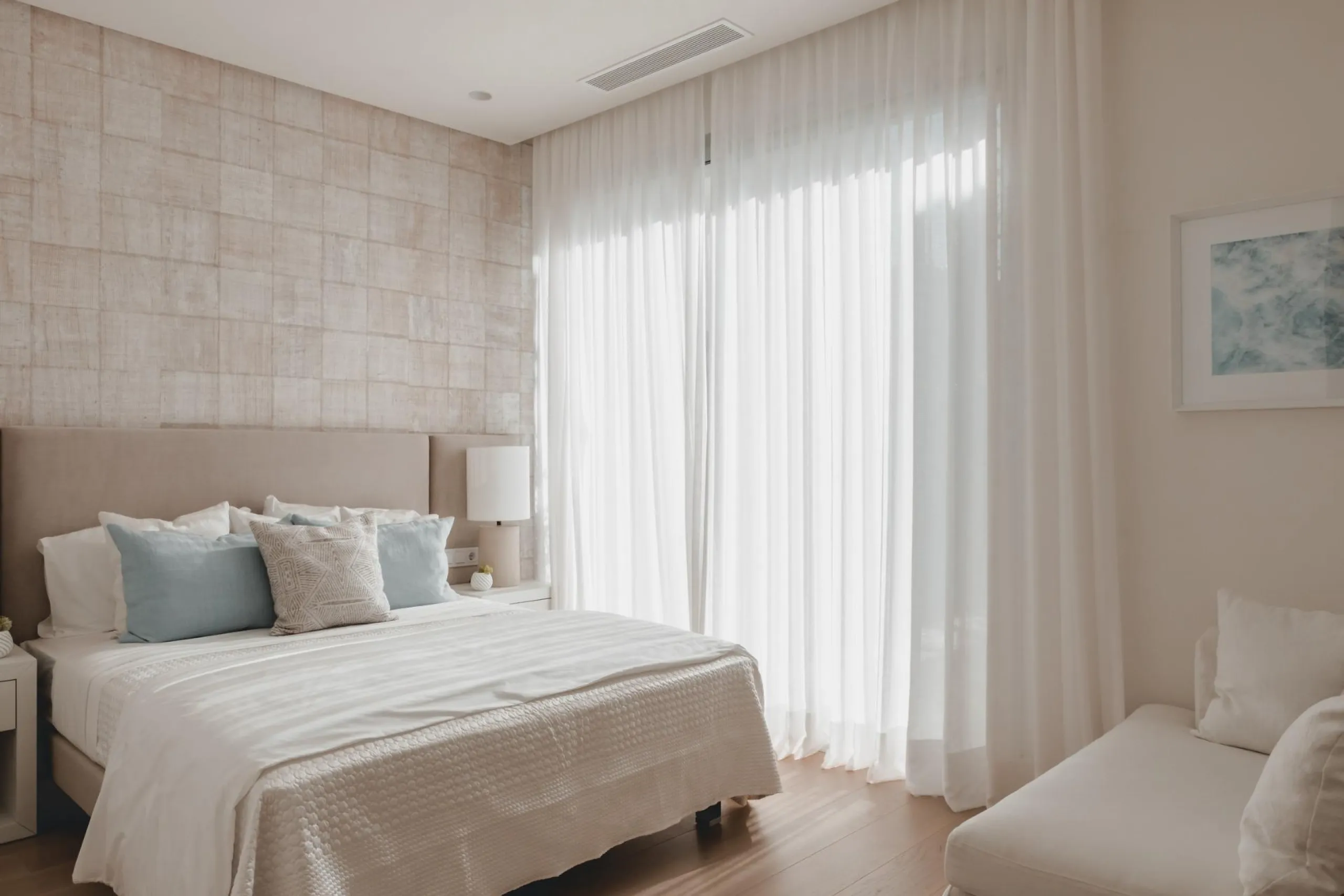 EXCLUSIVE URBANISATION NEXT TO MARBELLA CLUB GOLF& & An exquisite collection of residences set within the prestigious Marbella Club Golf Resort. With breathtaking views of the Mediterranean coastline, the iconic Rock of Gibraltar and the Atlas Mount