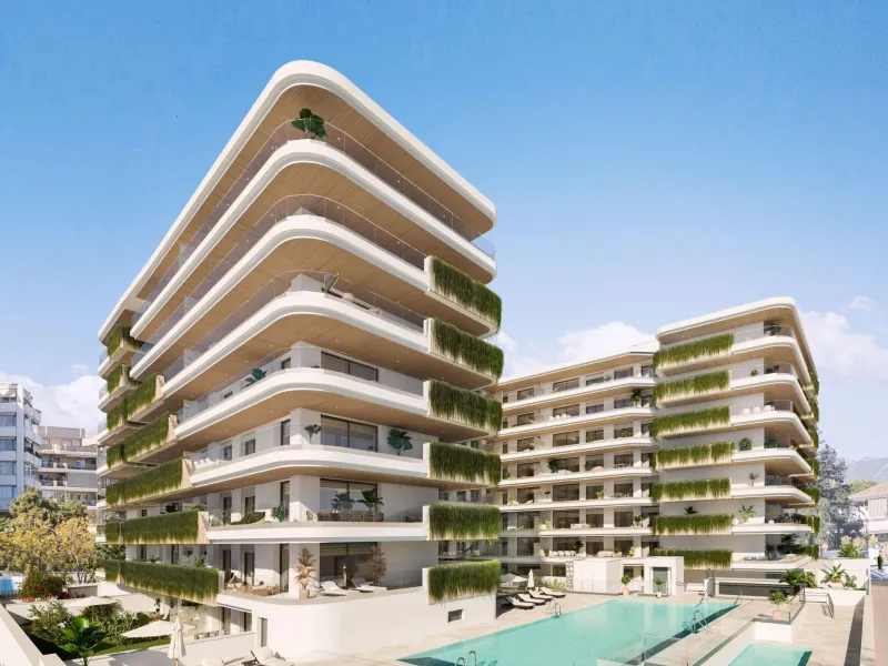 NEW BUILD RESIDENTIAL COMPLEX IN FUENGIROLA& & New build development, just a few metres from the beach, in the most exclusive area of Fuengirola city centre.& & Reidential complex is an exclusive development of 116 new build apartments in the 