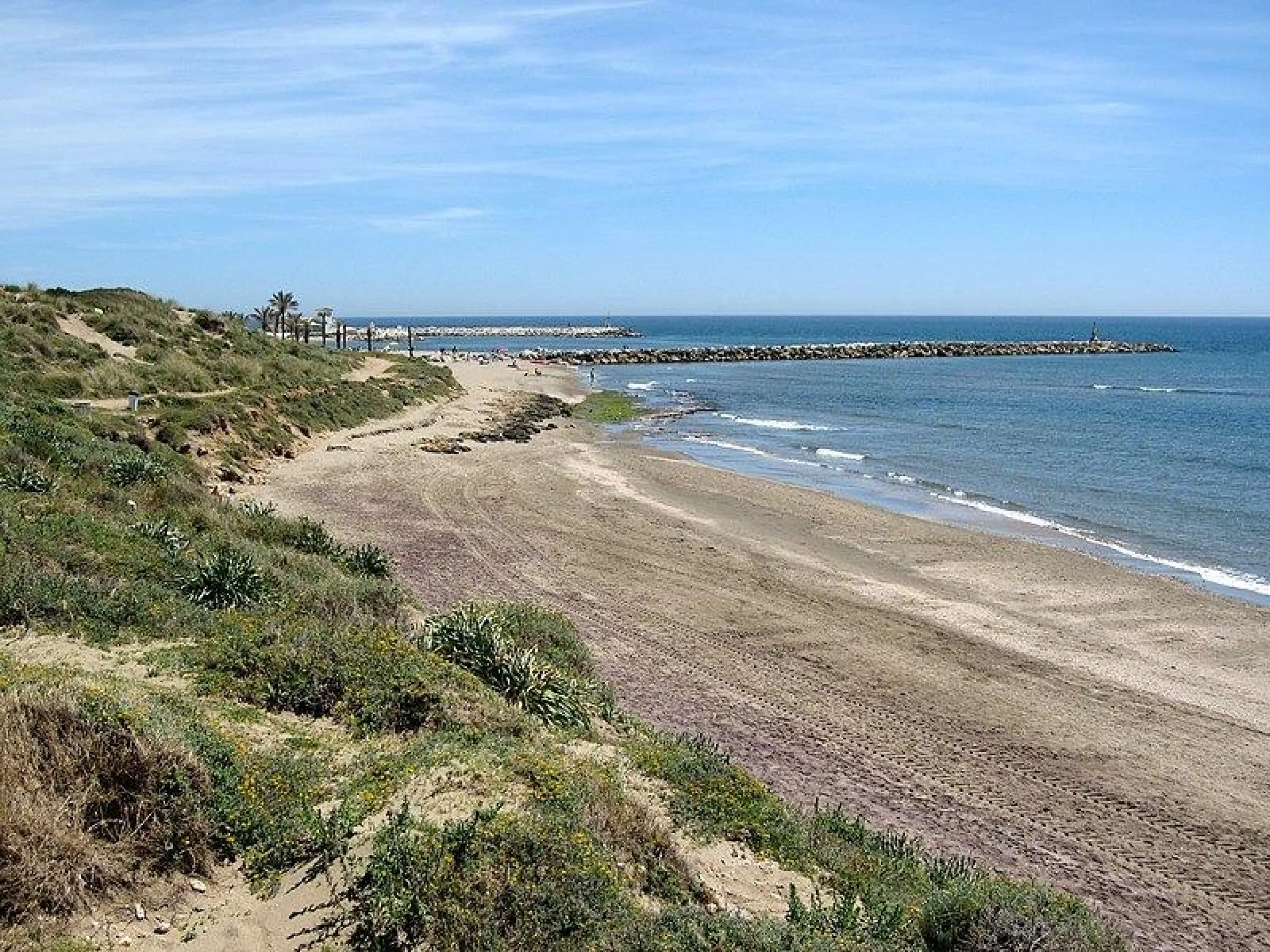 NEW BUILD RESIDENTIAL COMPLEX NEAR MARBELLA& & New Build an exclusive luxury complex consisting of 8 apartments with sea views in Cabopino, near Marbella, in the best area of the Costa del Sol.& & Its southwest orientation guarantees the best 