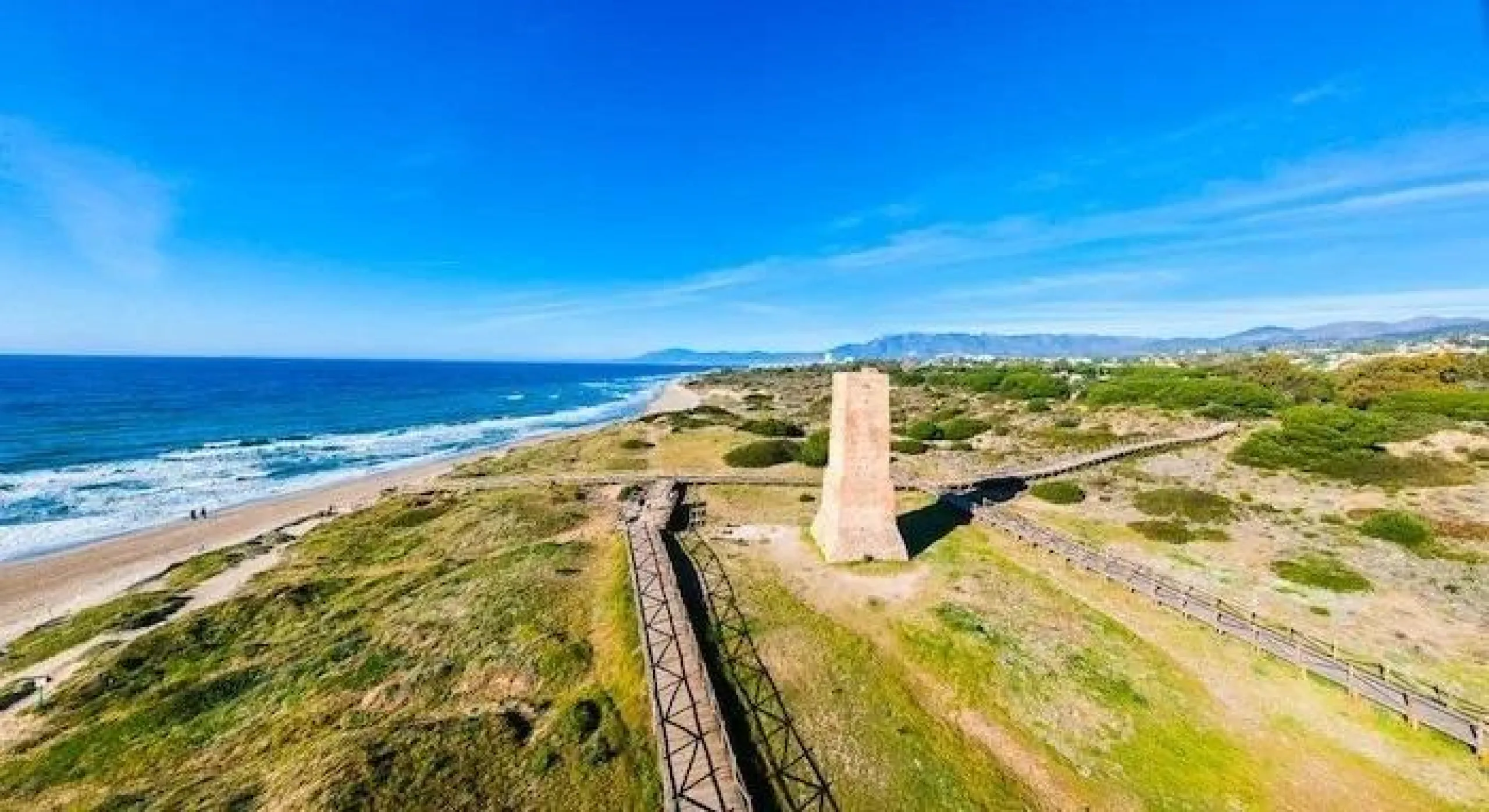 NEW BUILD RESIDENTIAL COMPLEX NEAR MARBELLA& & New Build an exclusive luxury complex consisting of 8 apartments with sea views in Cabopino, near Marbella, in the best area of the Costa del Sol.& & Its southwest orientation guarantees the best 