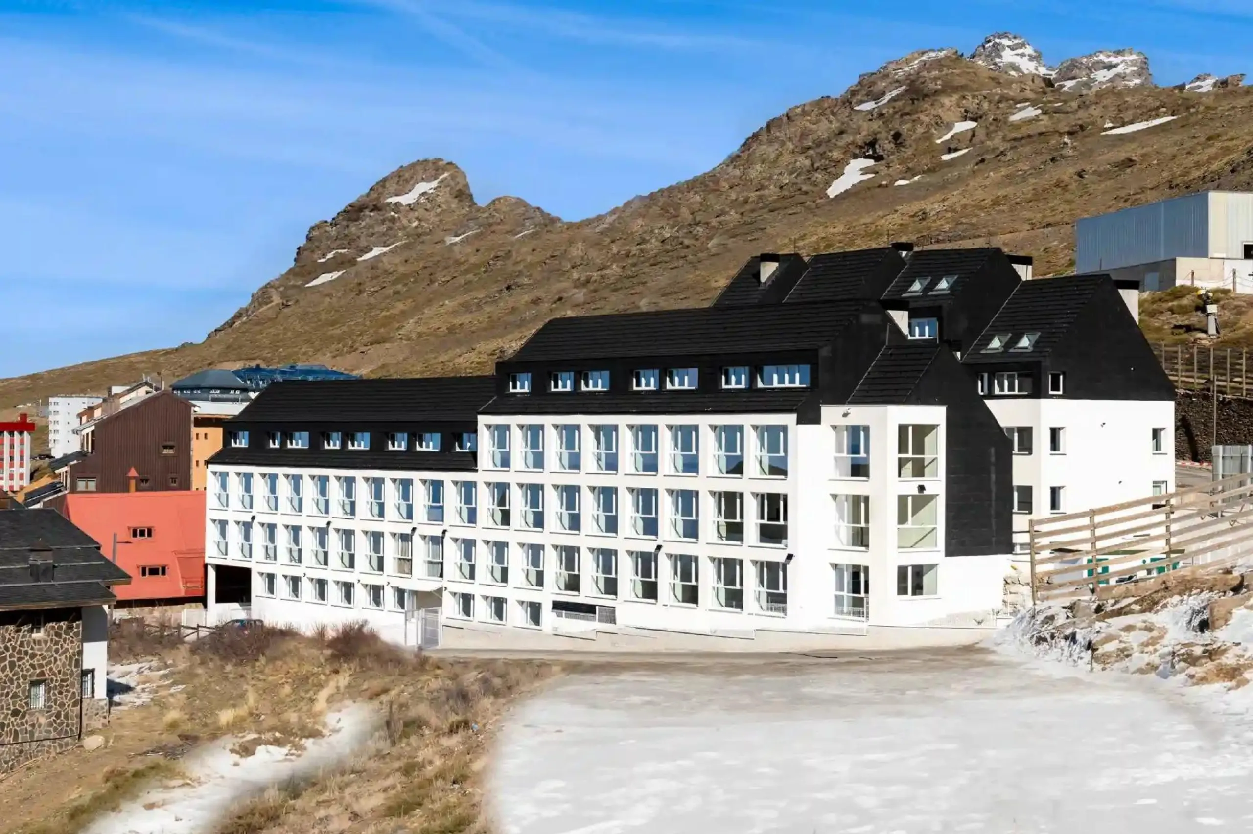 NEW BUILD RESIDENTIAL IN SIERRA NEVADA& & New Build residential consists of 20 key ready studios and apartments, which perfectly fuse the authenticity of tradition and modern comfort.& & Every detail has been meticulously selected to provide a